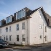Отель Lawsons Place - Family-friendly Apartment With Parking on Babbacombe Downs, фото 29