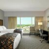 Отель Doubletree by Hilton Cedar Rapids Convention Complex, фото 24