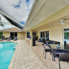 Отель Tropical W/ Screened Lanai, Saltwater Pool 4 Bedroom Home, фото 12