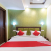 Отель OYO 29932 Hotel R S Plaza, фото 8