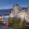 Отель Fairmont Chateau Whistler, фото 1