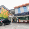 Отель RedDoorz near Kartini Mall Lampung, фото 21