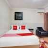 Отель OYO 90801 Deanofaa Residence Syariah, фото 7