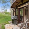 Отель Luxurious Townhome With Fanny Hill And Ski Access by The Woodrun V Townhouses, фото 18