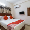Отель Pramukh Hotels by OYO Rooms, фото 4