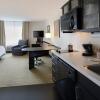 Отель Candlewood Suites Rogers / Bentonville, an IHG Hotel, фото 22