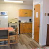 Отель The Villager Motel, фото 2