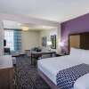 Отель La Quinta Inn & Suites by Wyndham Houston Cypress, фото 25