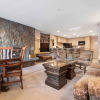 Отель Cozy 2 Bedroom Slopeside Mountain Residence in Vail Village Just Steps From Gondola 1, фото 4