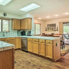 Отель Groveland Home ~ 1 Mile to Pine Mountain Lake!, фото 6