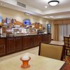 Отель Holiday Inn Express & Suites Portland, an IHG Hotel, фото 24