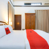 Отель RedDoorz @ Avros Guest House Medan, фото 7