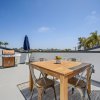 Отель New Construction Luxury Home With Ocean View Rooftop Deck 815 4th by Redawning в Энсинитасе