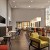 Отель Hampton Inn & Suites State College at Williamsburg Square, фото 35