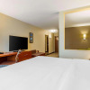 Отель Comfort Inn & Suites West Des Moines, фото 6