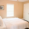 Отель Lasalle 1d/2d · Spacious Unit Great for Groups in Gated Complex!, фото 3