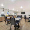 Отель Coratel Inn & Suites by Jasper Park City - Wichita North, фото 40