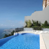 Отель Stunning Villa With Private Heated Pool, фото 4