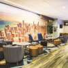 Отель La Quinta Inn & Suites by Wyndham Chicago Downtown, фото 2