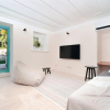 Отель MINIQ HOMES 102 - Historical Stone House with Garden Cinema, фото 6