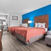 Отель Econo Lodge Inn & Suites, фото 46