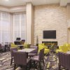 Отель La Quinta Inn & Suites by Wyndham Denver Airport DIA, фото 5