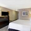 Отель Holiday Inn Express & Suites New Berlin, an IHG Hotel, фото 14