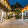 Отель Lijiang Moreline Lodge в Лицзяне