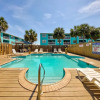 Отель Charming Condo Walking Distance to Beach With two Pools in Gulf Shores, фото 19