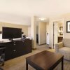 Отель Travelodge Calgary MacLeod Trail, фото 6