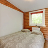 Отель Wooden Tree Trunk Bungalow at Fish Pond in Hoge Hexel, Optional with Hot Tub, фото 6