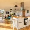 Отель Stunning 5 Bedroom Home With Garden Views, фото 11