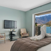 Отель Lake Front 3-Bedroom Apartment With Lake Access, фото 4