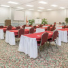 Отель Days Inn and Suites by Wyndham Navarre Conference Center, фото 11