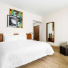 Отель Hampton Inn & Suites Santa Monica, фото 23
