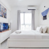Отель Comfortable And Homey Studio At Sky House Alam Sutera Apartment, фото 2