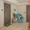 Отель Spectacular Beachfront Views From This Tastefully Decorated Condo Ph5b Palm House, фото 9