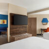 Отель Holiday Inn Express & Suites Evansville Downtown, фото 3