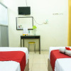 Отель J Hotel by RedDoorz, фото 13