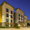 Отель Comfort Inn & Suites Houston I-45 North - IAH в Хьюстоне