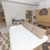 Отель Sbra01 · Hidden Gem Apartment Design · Wifi · Netflix, фото 1