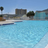 Отель Travelodge by Wyndham Panama City Beach / Beachfront, фото 12
