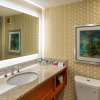 Отель Doubletree by Hilton Fort Myers at Bell Tower Shops, фото 8