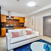Отель Lovely 2bd Apt Steps From the Convention Center, фото 2