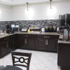 Отель Executive Inn & Suites - Jewett, фото 9