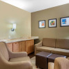 Отель Comfort Suites University, фото 34