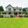 Отель Maggie Valley Historic Farmhouse on 5 Acres!, фото 1