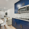 Отель Sleek Coastal Abode: 1 Block to Naples Beach!, фото 17