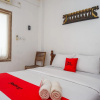 Отель RedDoorz Syariah near Plengkung Gading 2, фото 4