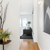 Отель Newly Refurnished Stylish One Bedroom, фото 2